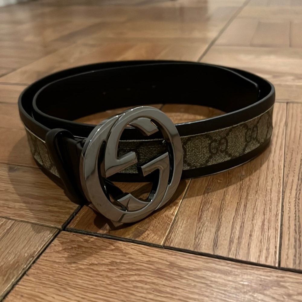 Classic brown monogram Gucci belt. Unisex but size 30m